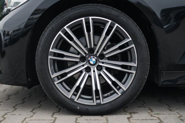 BMW 320d xDrive 140 kW image number 36