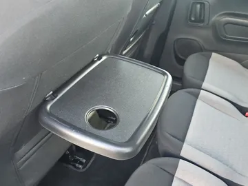 Car image 31