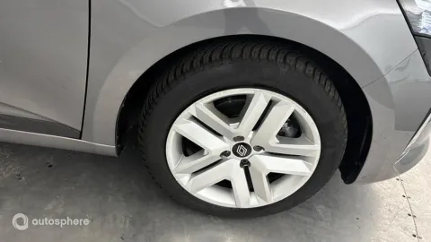 Car image 20