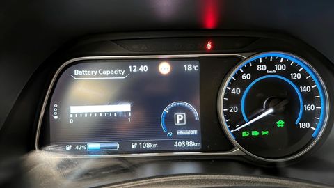 Car image 19