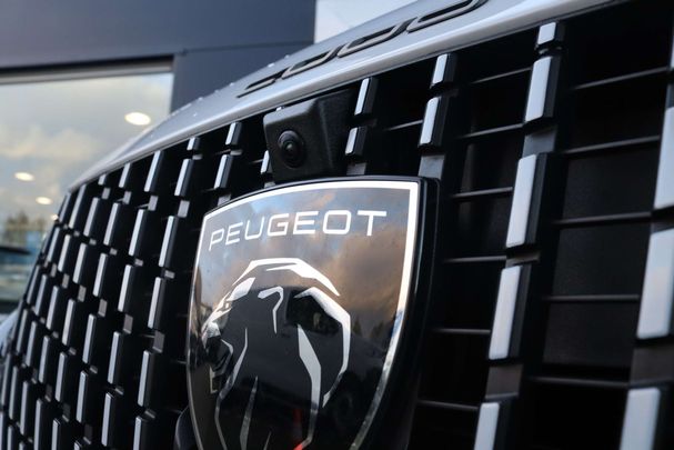 Peugeot 2008 PureTech 130 96 kW image number 5