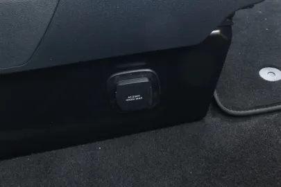 Car image 34