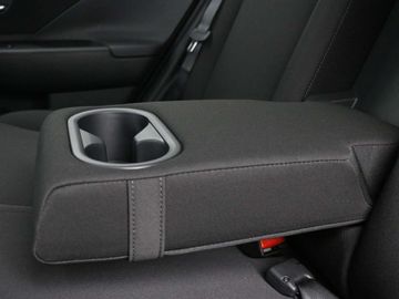 Car image 37