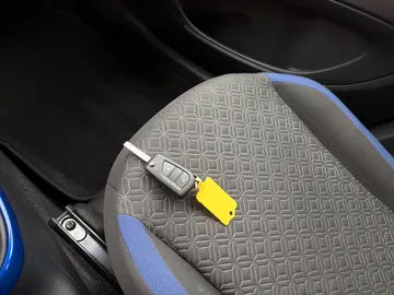 Car image 34
