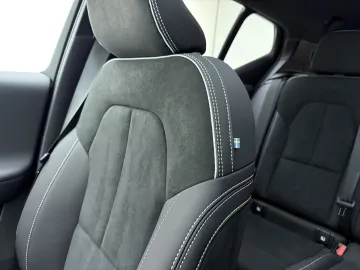 Car image 38
