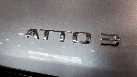 Car image 25