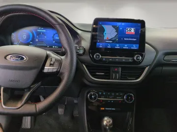 Car image 17