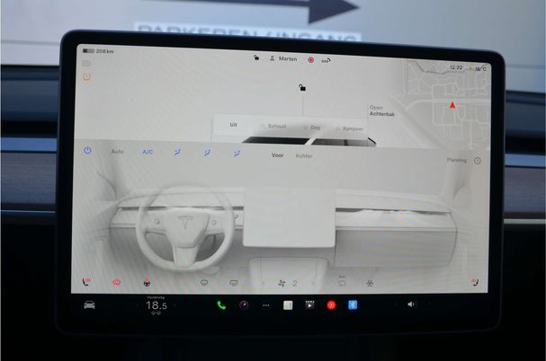 Tesla Model Y Long Range AWD 258 kW image number 18