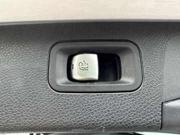 Car image 36