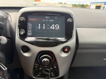 Car image 21