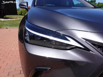 Car image 32