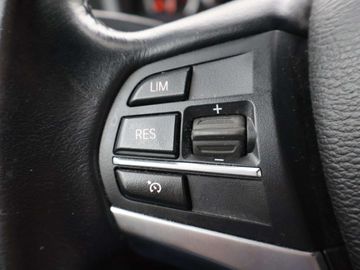 Car image 32