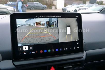 Car image 19