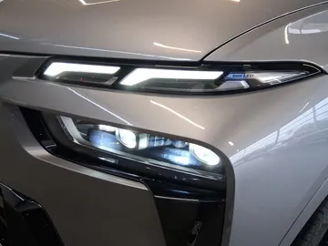 Car image 21