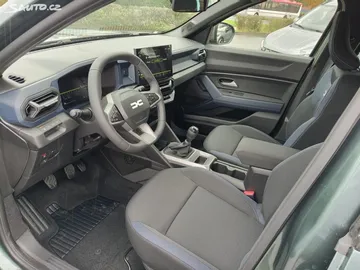 Car image 6