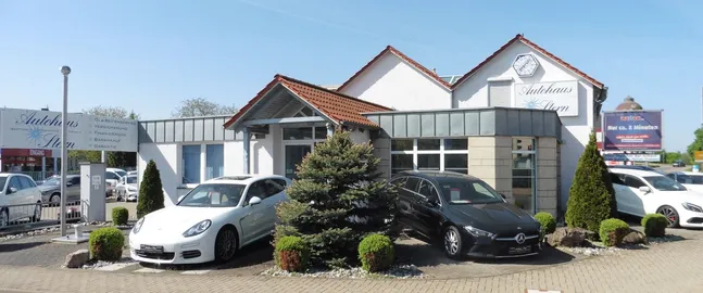 Car image 17