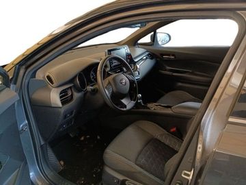 Car image 15