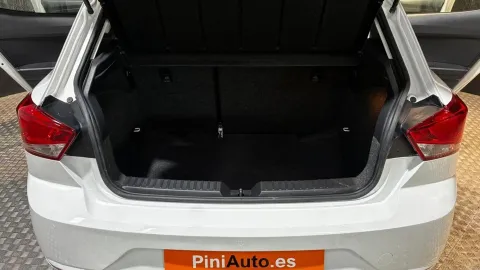 Car image 24