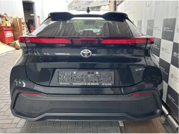 Car image 3