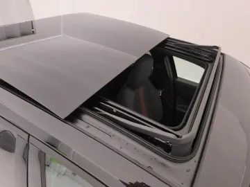 Car image 34