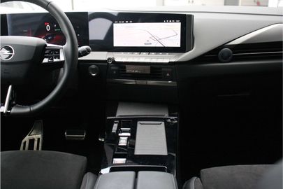 Car image 30