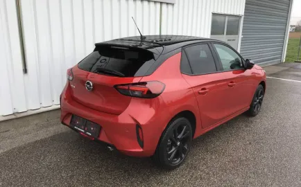 Car image 4