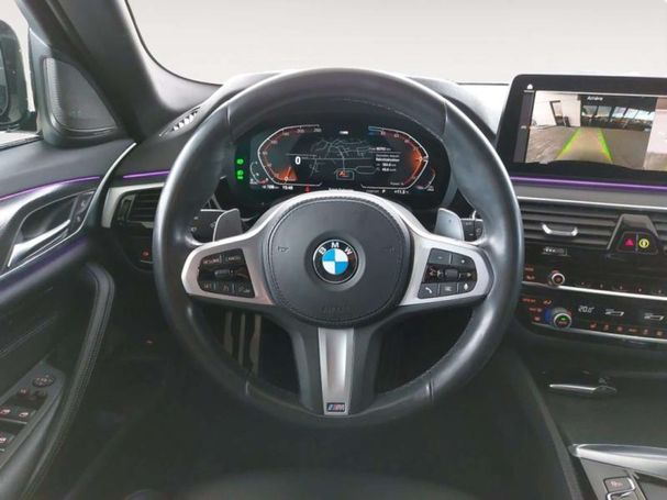 BMW 520 Touring xDrive 142 kW image number 12