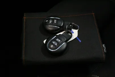 Car image 36
