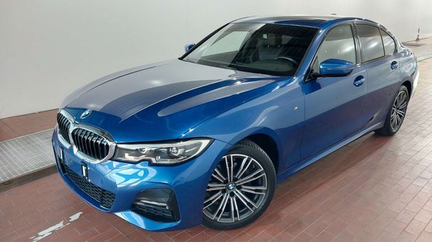 BMW 318i M Sport 115 kW image number 1