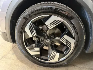Car image 29