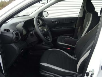 Car image 21