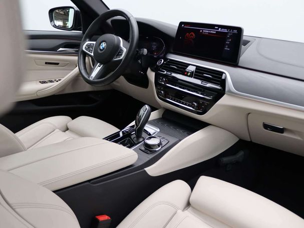 BMW 520i Touring 135 kW image number 29