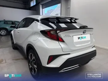 Car image 5