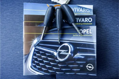 Car image 26