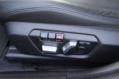 Car image 37