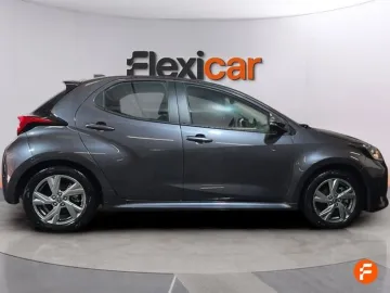 Car image 3