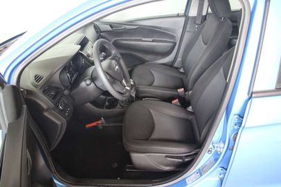 Car image 13