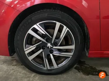 Car image 30