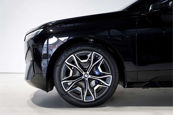 BMW iX xDrive50 385 kW image number 6