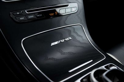 Car image 30