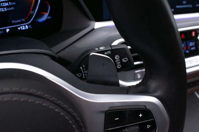 Car image 38