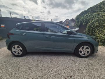 Car image 4