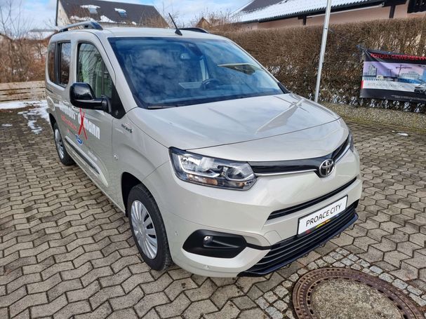 Toyota Proace City Verso Team 100 kW image number 3