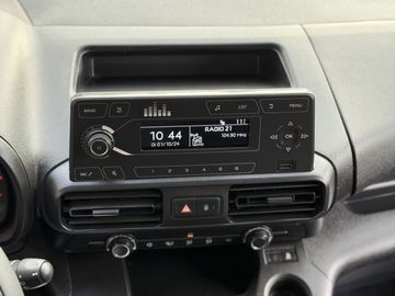 Car image 23