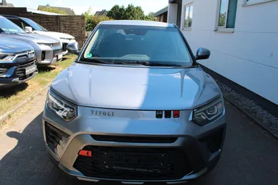 Car image 4