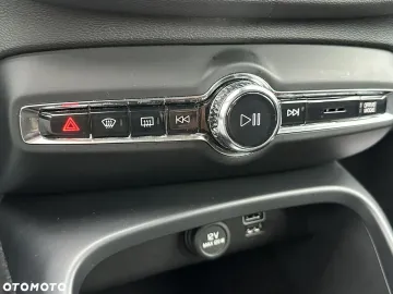 Car image 32