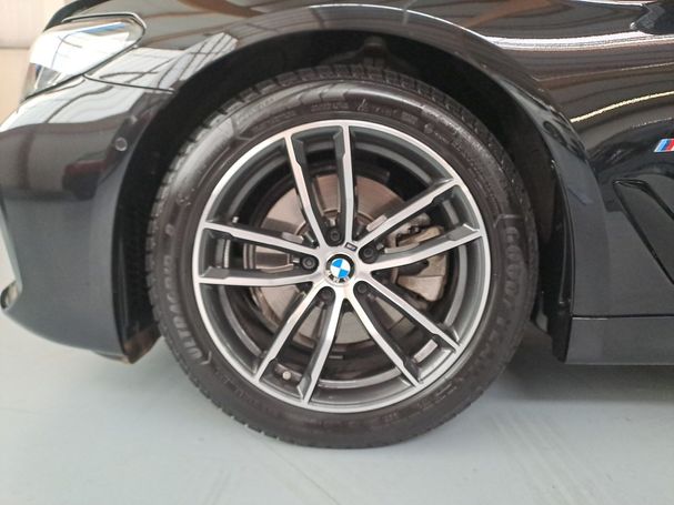 BMW 520d Touring xDrive 140 kW image number 13