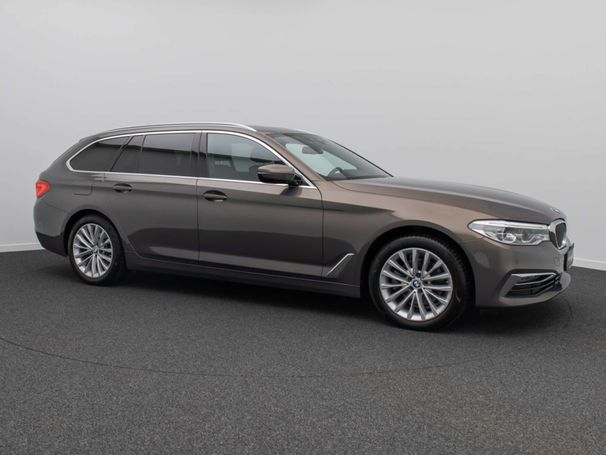 BMW 520d Touring Luxury Line 140 kW image number 2