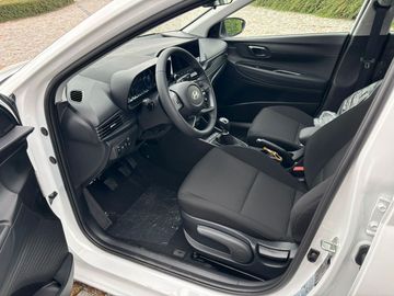 Car image 11