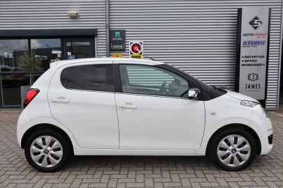 Car image 5
